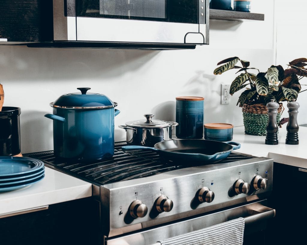 Fully furnished stovetop.