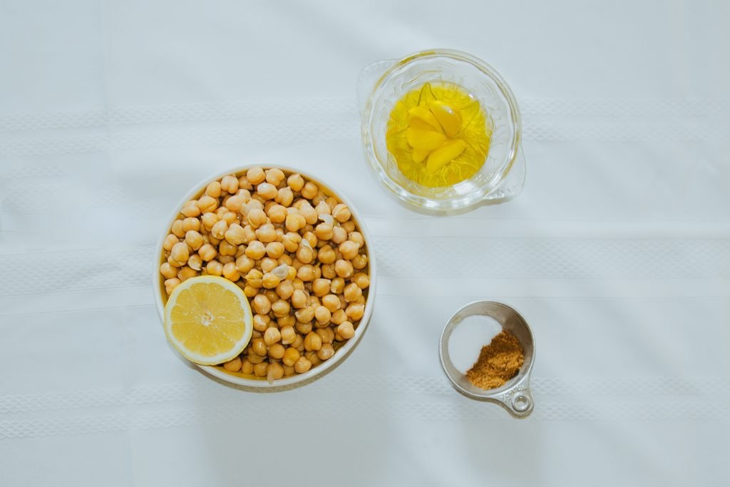 Ingredients for hummus without tahini.