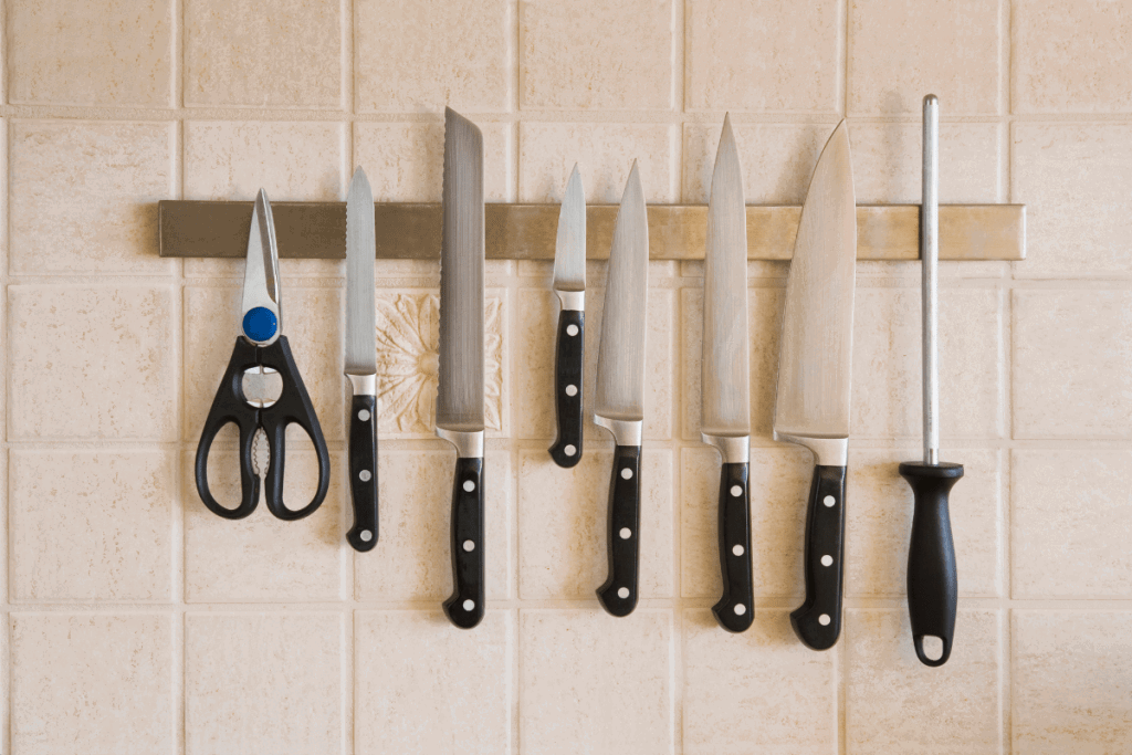 knife storage - magnetic strip