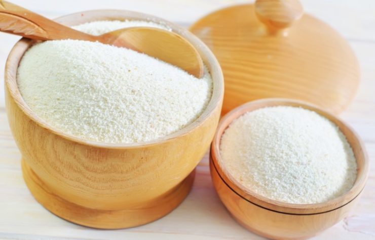 semolina in txo wooden bowls