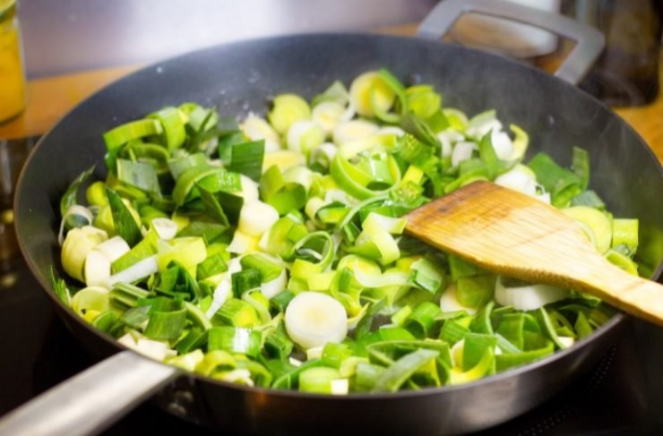 cooking aromatics for stir fry