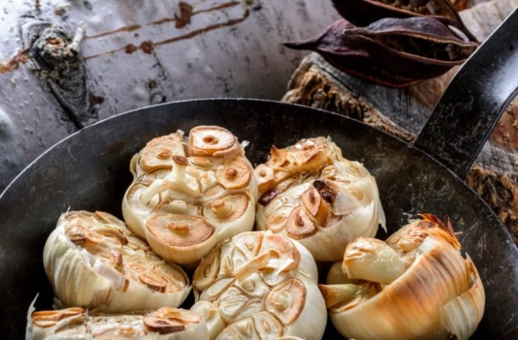 garlic roasted on high temperature