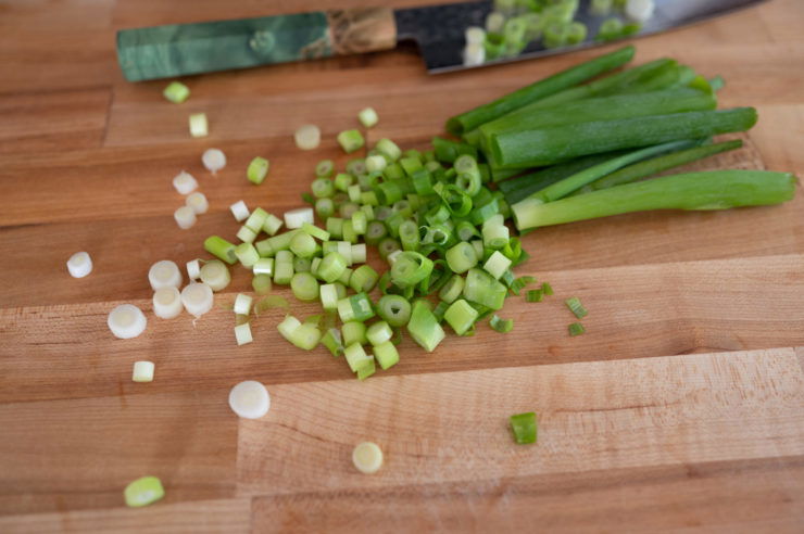 how to cut green onions