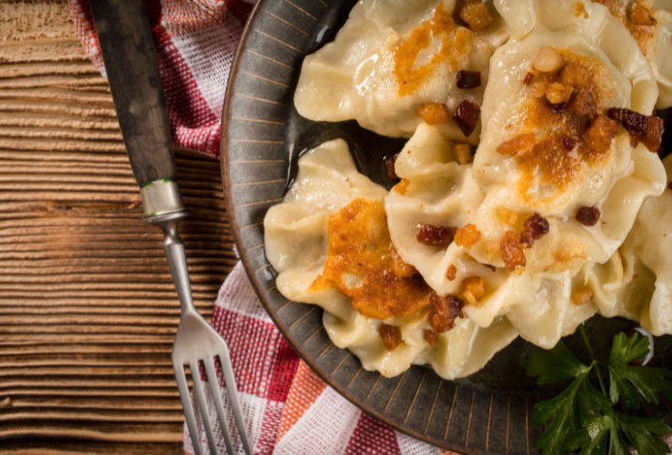 Fried dumplings (pierogi) with meat.