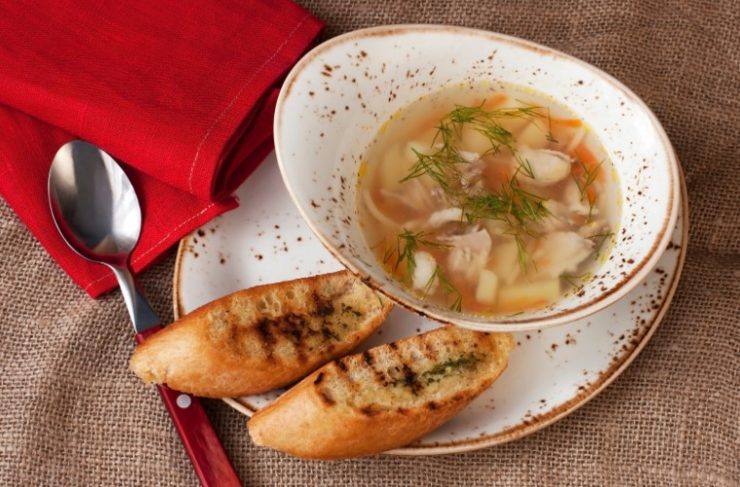 Chicken noodle soup with garlic bread