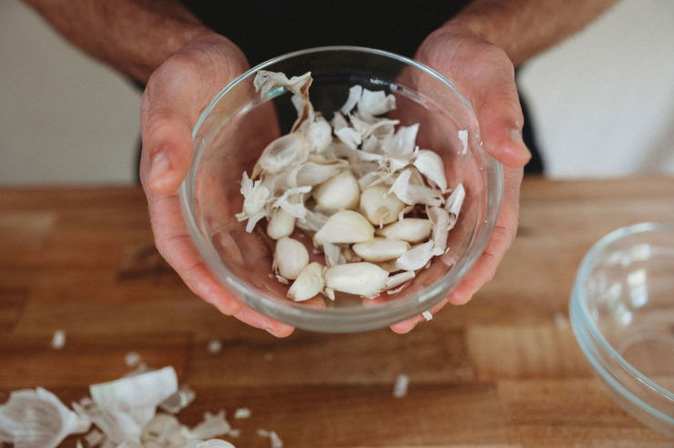 peeled garlic in bowl