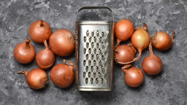 Grater with Onions