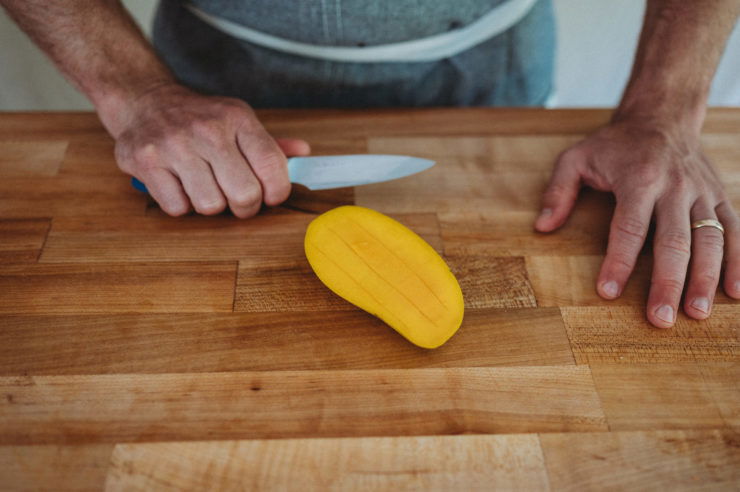 mango vertical lines cut