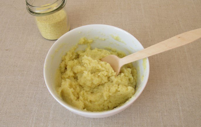 Pre-prepared instant mashed potatoes in a bowl