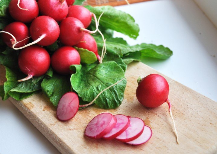 how to cut a radish