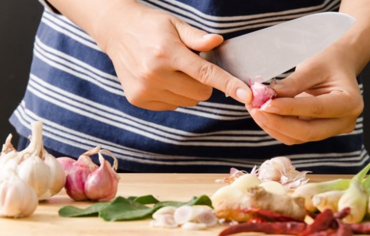 how to peel shallots