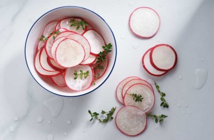 sliced radish pickles