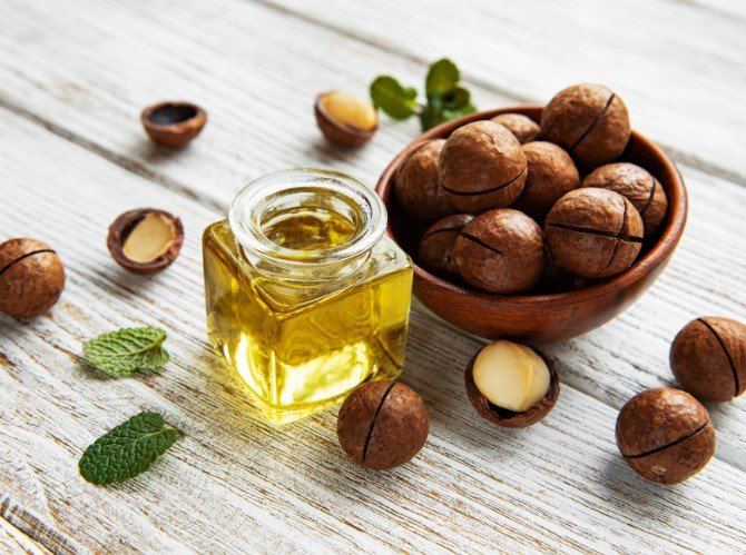 Natural Macadamia Oil and Macadamia Nuts