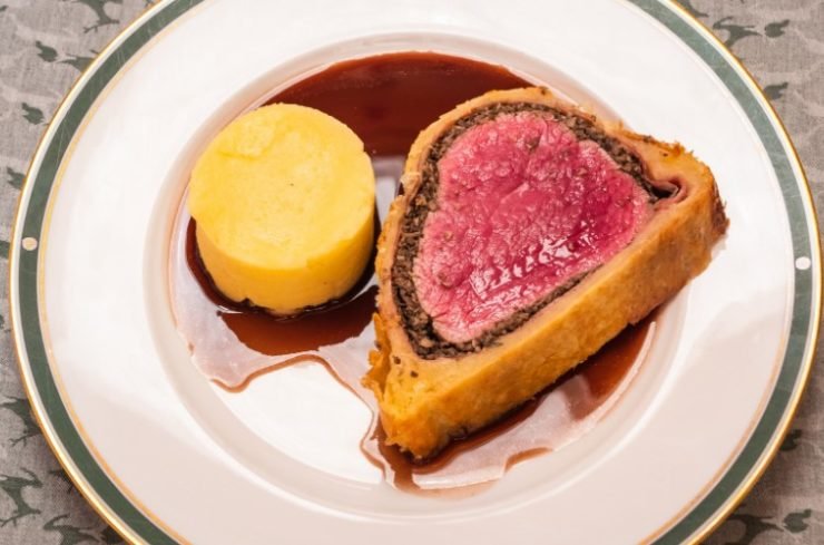 Fillet of Beef Wellington with Red Wine Gravy