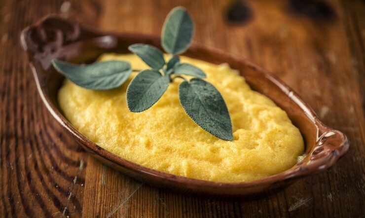 Polenta in a brown bowl